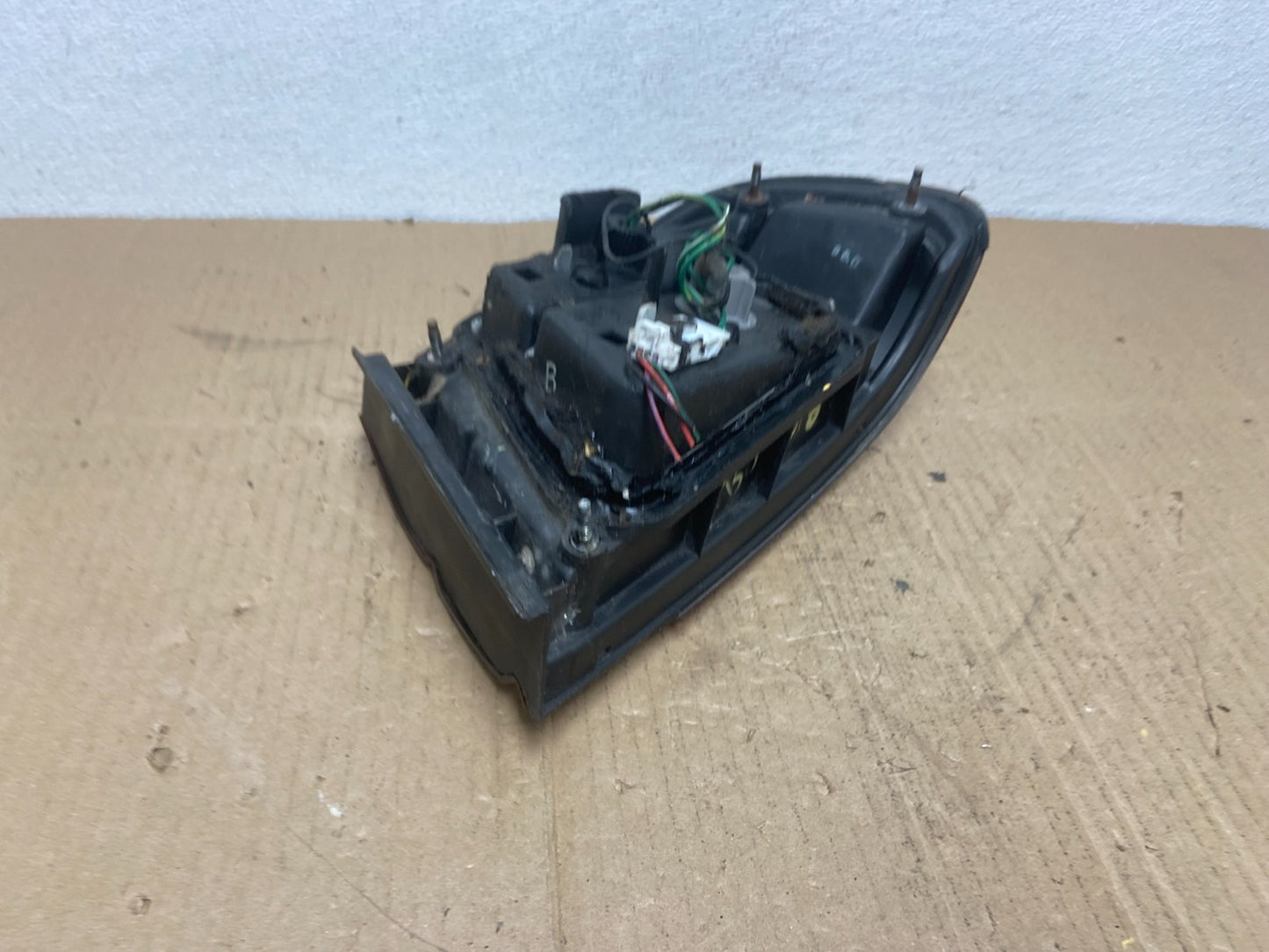 1998 - 1999 Infiniti i30  Left Driver Lh Side Tail Light Oem AB8258 DG5