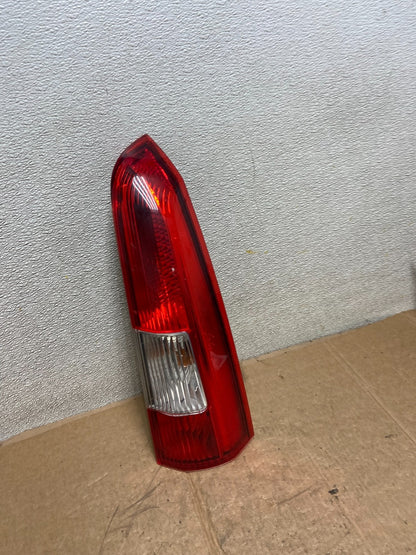 2001-2004 Volvo XC70 V70 Right Passenger RH Side Tail Light Upper Oem AA1518 GD2