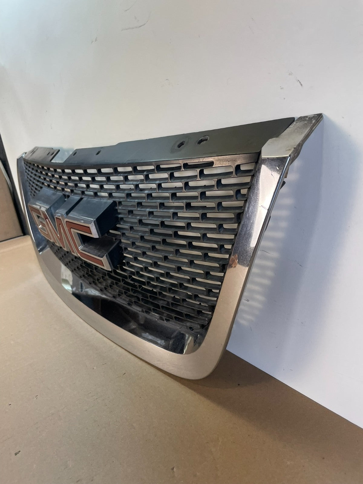 2007 to 2012 GMC Acadia Front Upper Grill Grille AI0691 DW1