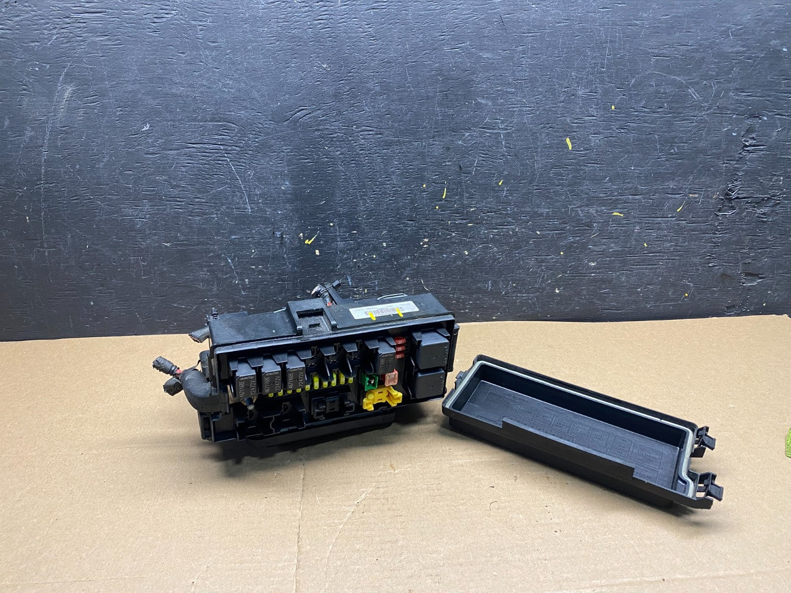 2006 Jeep Commander Fuse Box Relay BCM Body Control Module 04692085ab Q9458 DG1