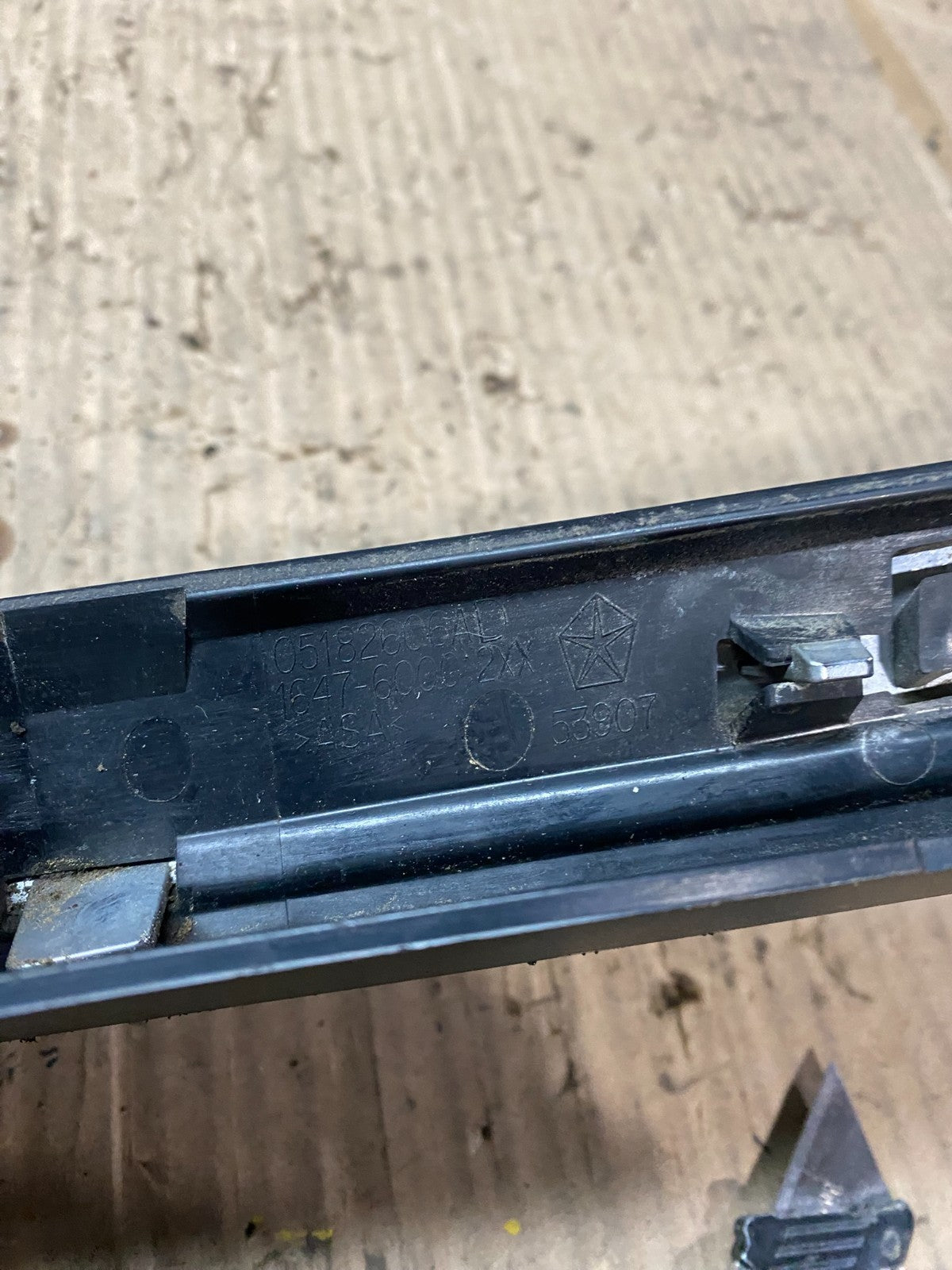 2011 2012 2013 2014 Chrysler 200 Sedan Rear Trunk Chrome Moulding Oem V9516 DG10