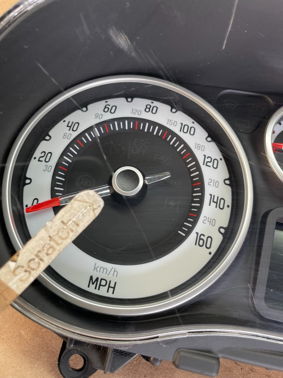 2014 - 2017 Fiat 500L Dash Instrument Cluster Speedometer AG2530 DG4