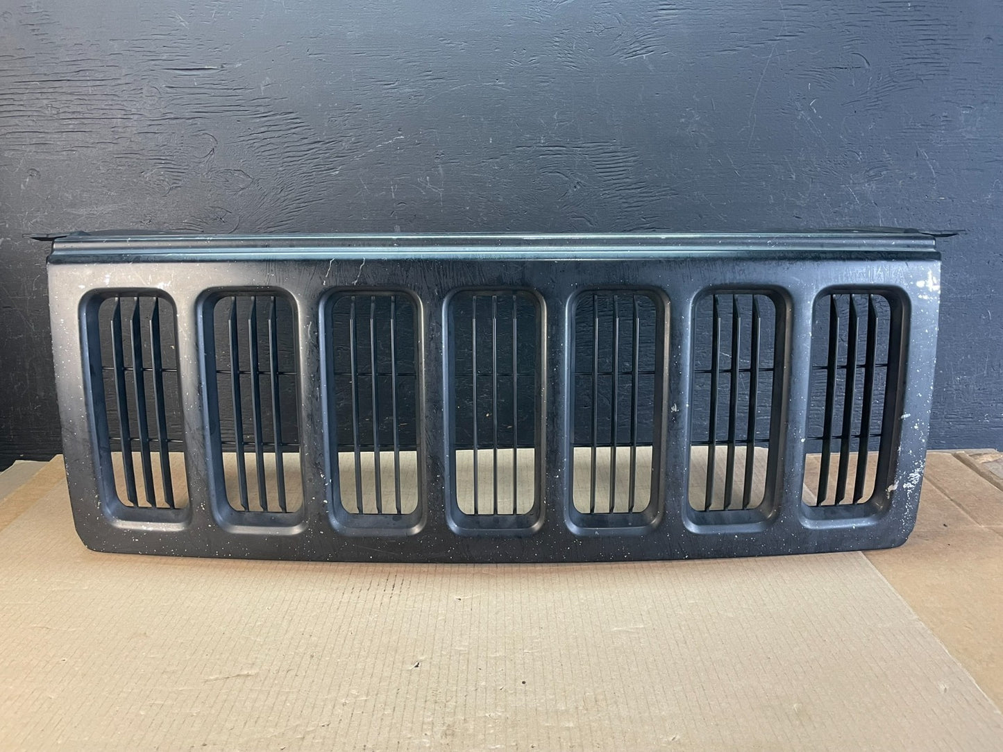 2006 to 2010 Jeep Commander Front Upper Grill Grille AE3435 DG0