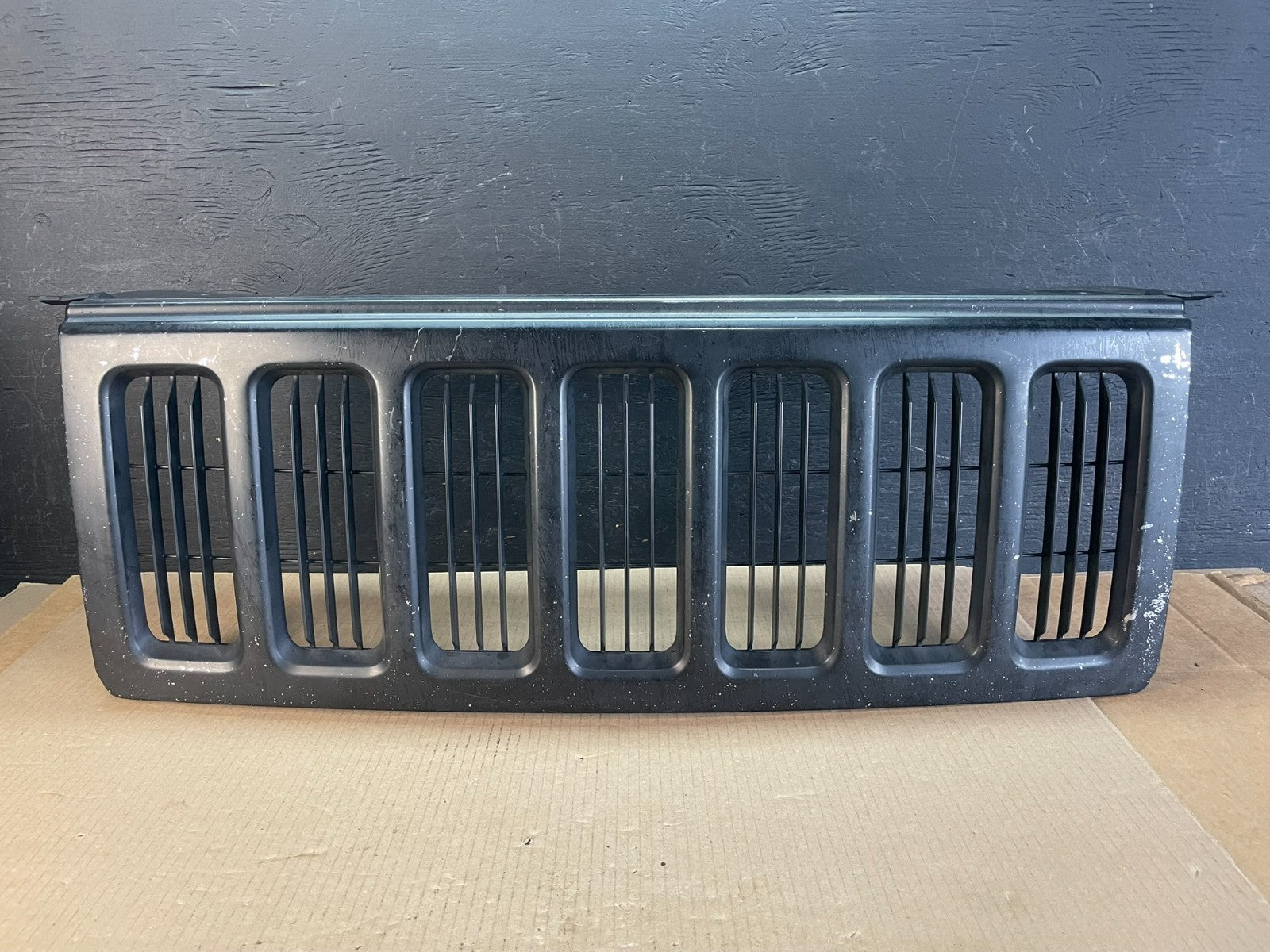 2006 to 2010 Jeep Commander Front Upper Grill Grille AE3435 DG0