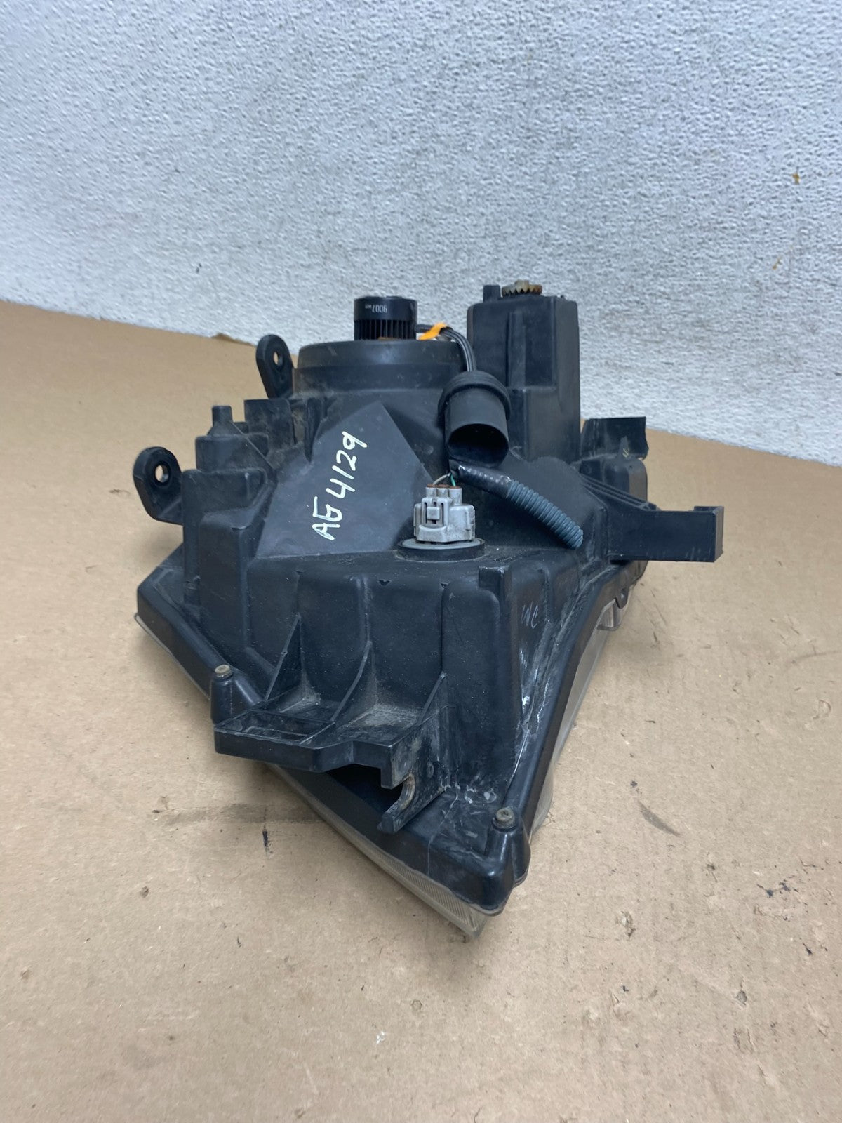 2005-2015 Nissan Xterra Right Passenger RH Headlight AG4129 DW7