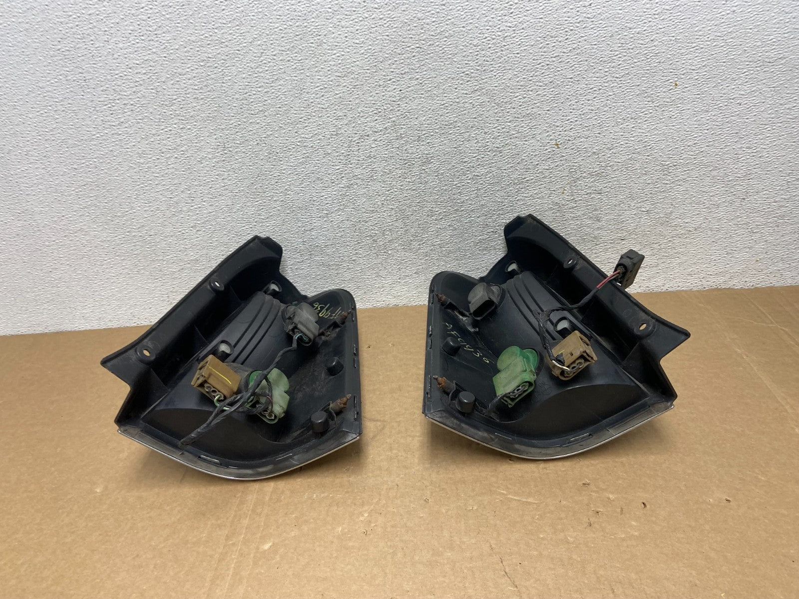 2005 2006 2007 Mercury Mariner Left+Right Side Tail Lights AF99365