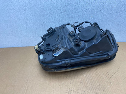 2003 to 2006 Volvo XC90 Right Passenger Rh Side Headlight Halogen AD0823 DW5