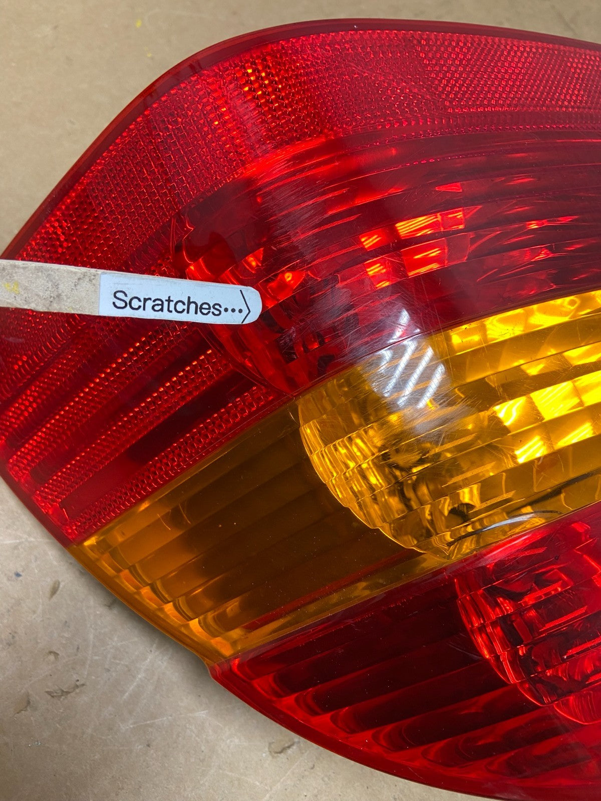 2002 -  2005 BMW 3 E46 Series Right Passenger RH Side Tail Light Z6864 DW3