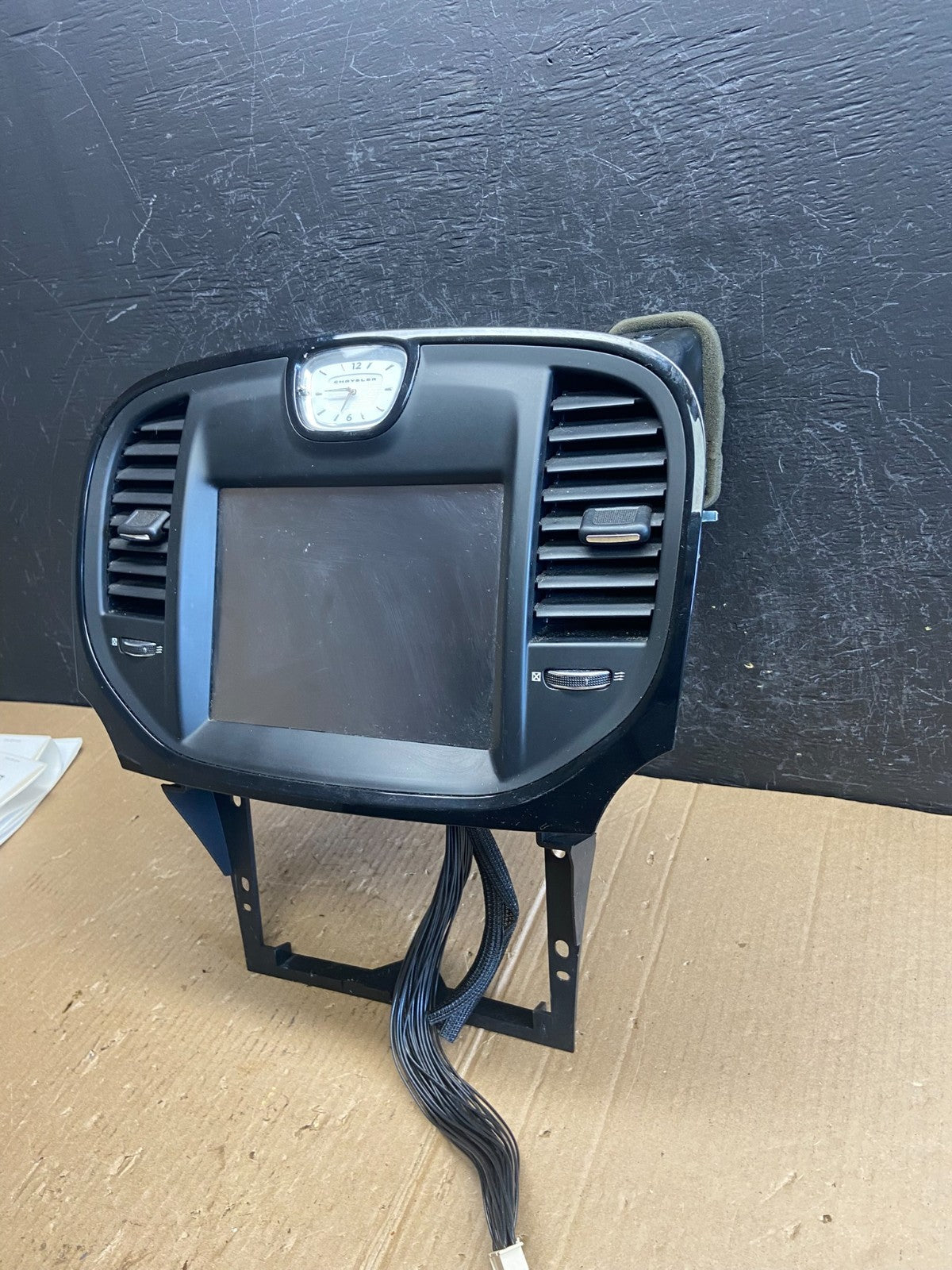 2011-2014 Chrysler 300 Dash A/C Climate Control Screen Radio Bezel AE4016 DG2
