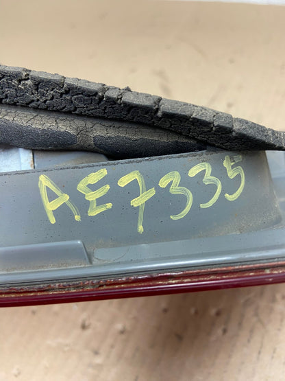 2005 2006 2007 Honda Odyssey Inner Left Driver Lh Tail Light AE7335 LK7