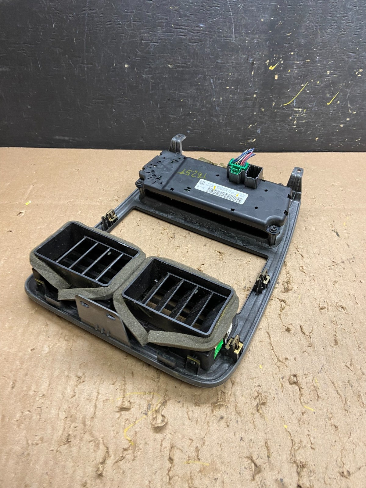 2010 to 2012 Dodge Caliber Dash Radio Center Bezel Climate Dash T6257 DG3