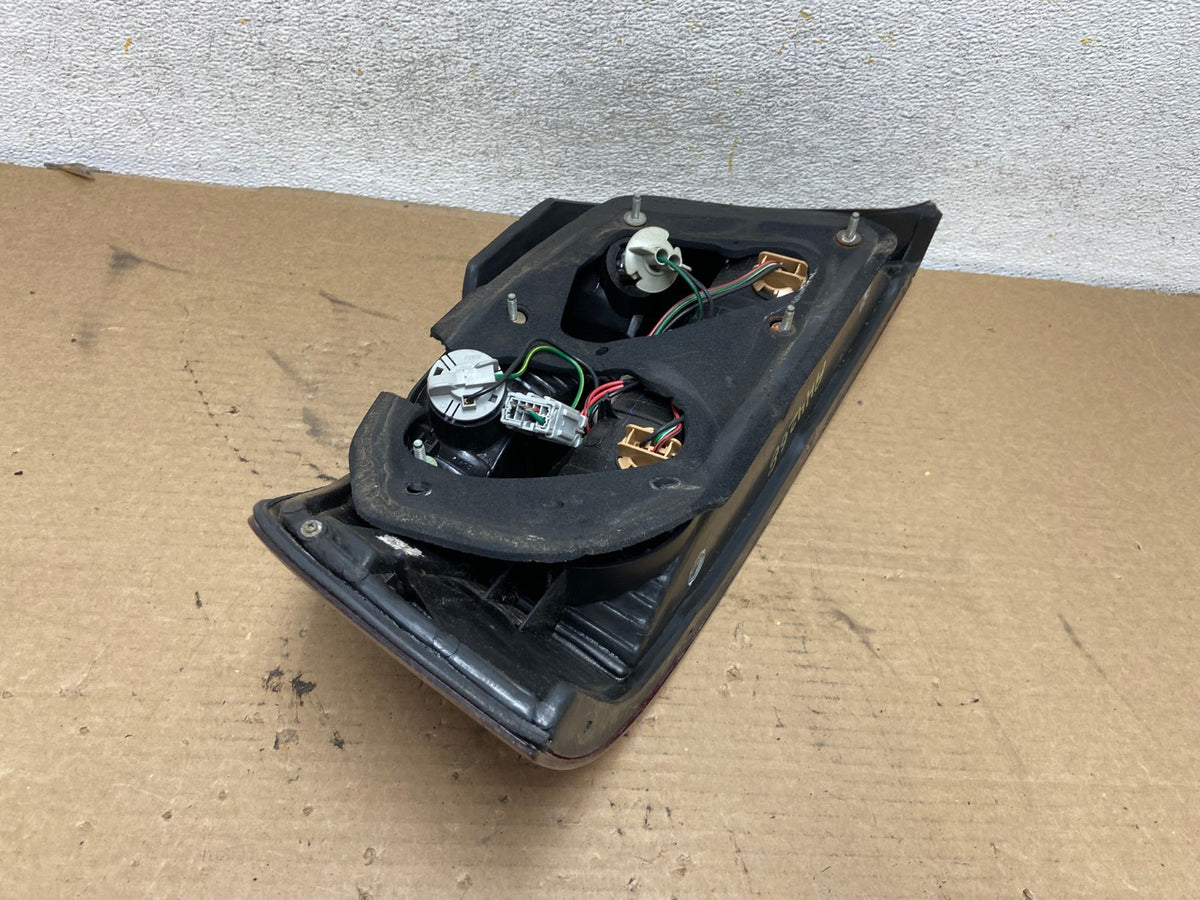 2002 2003 Acura TL Right Passenger Rh Side Tail Light AH4268 LK5