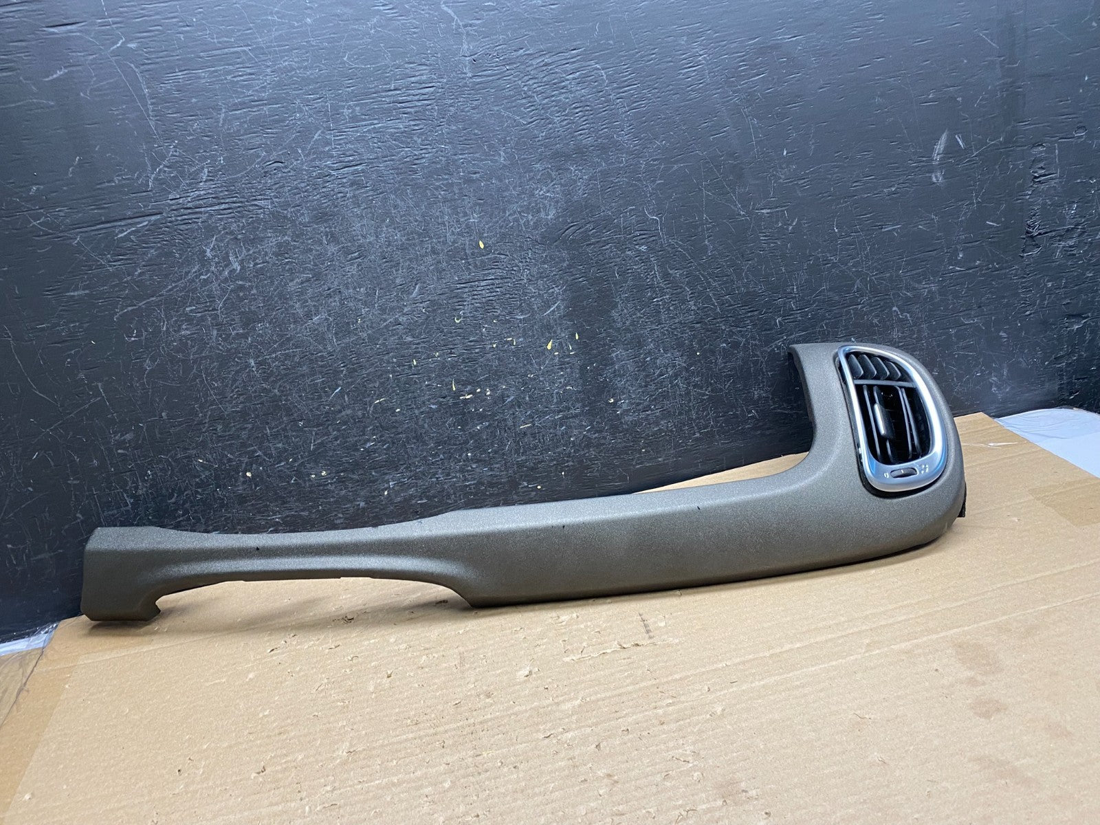 2014 - 2017 Fiat 500L Dashboard Center Air Vent Panel AG6412 DG0