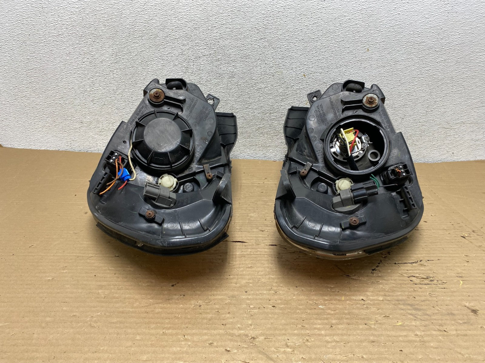 2006 to 2011 Hyundai Accent Sedan Left+Right Halogen Headlights AG9108 DW11