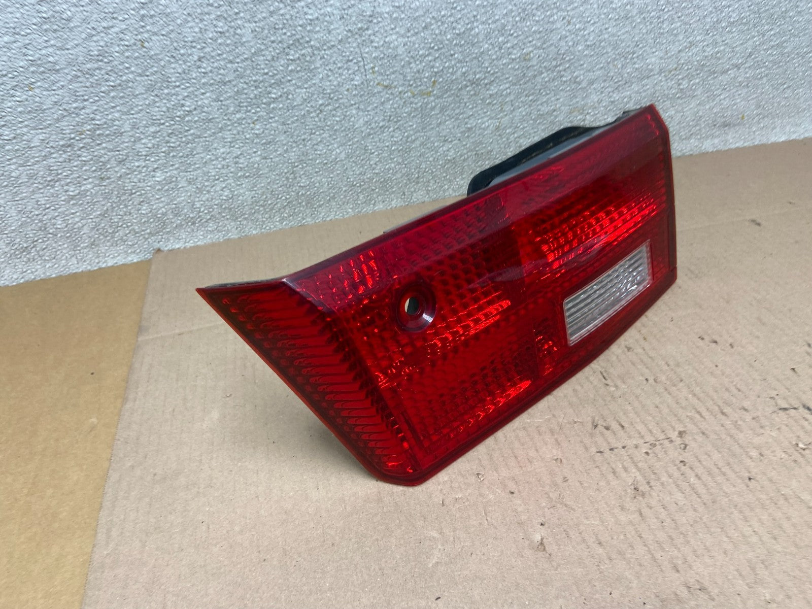 2005 Honda Accord Sedan Right Passenger Inner Tail Light OEM Z3895 DW2