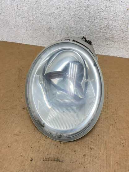 1998 to 2005 Volkswagen Beetle Right Passenger Side Headlight AE4826 DW0