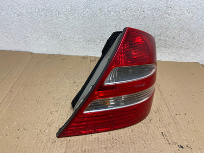 No Led 2003-2006 Mercedes E Class Sedan Right Passenger Side Tail Light Y8357 DW2