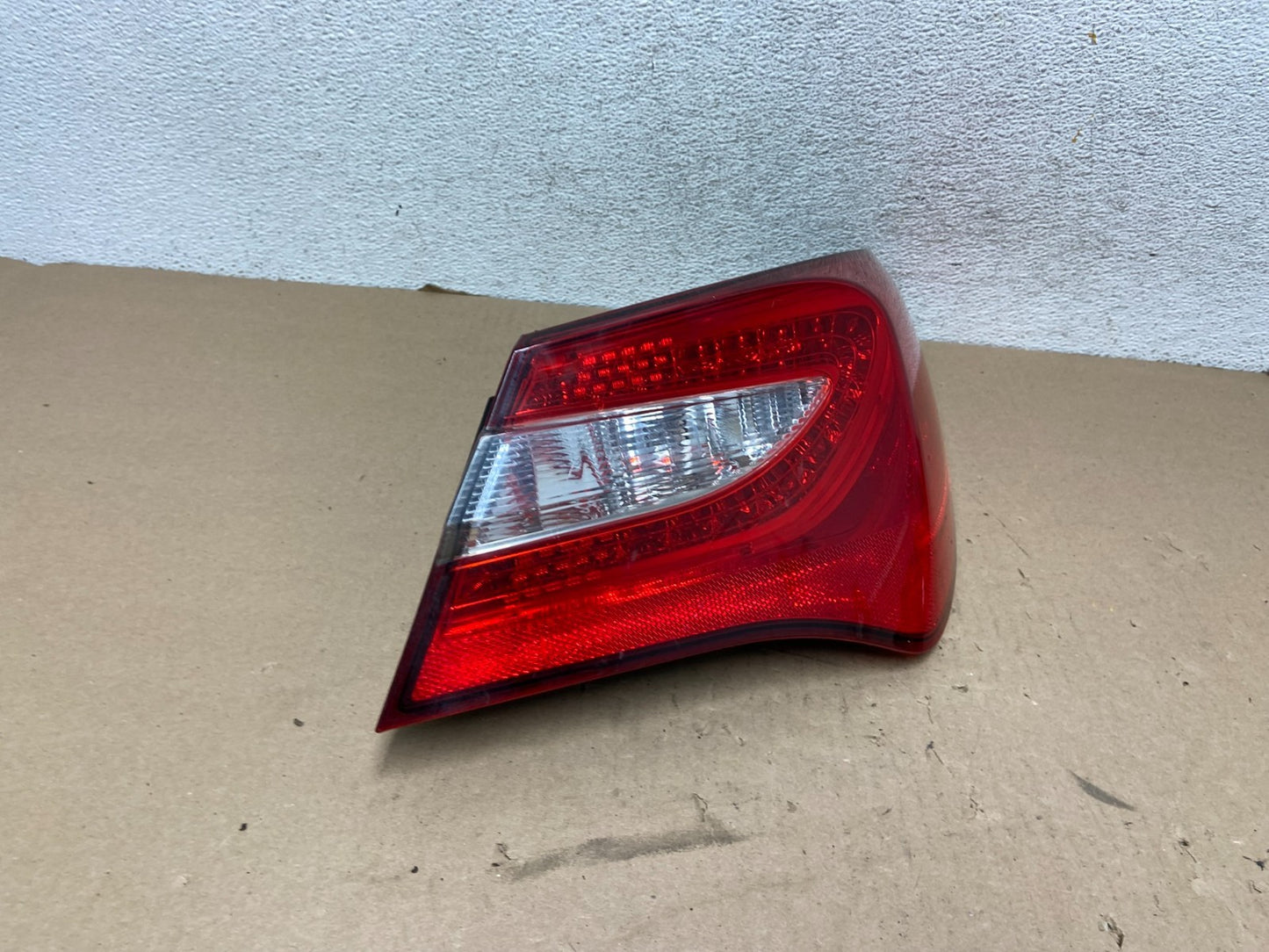 2011-2014 Chrysler 200 Sedan Right Passenger Side RH Tail Light AG34182