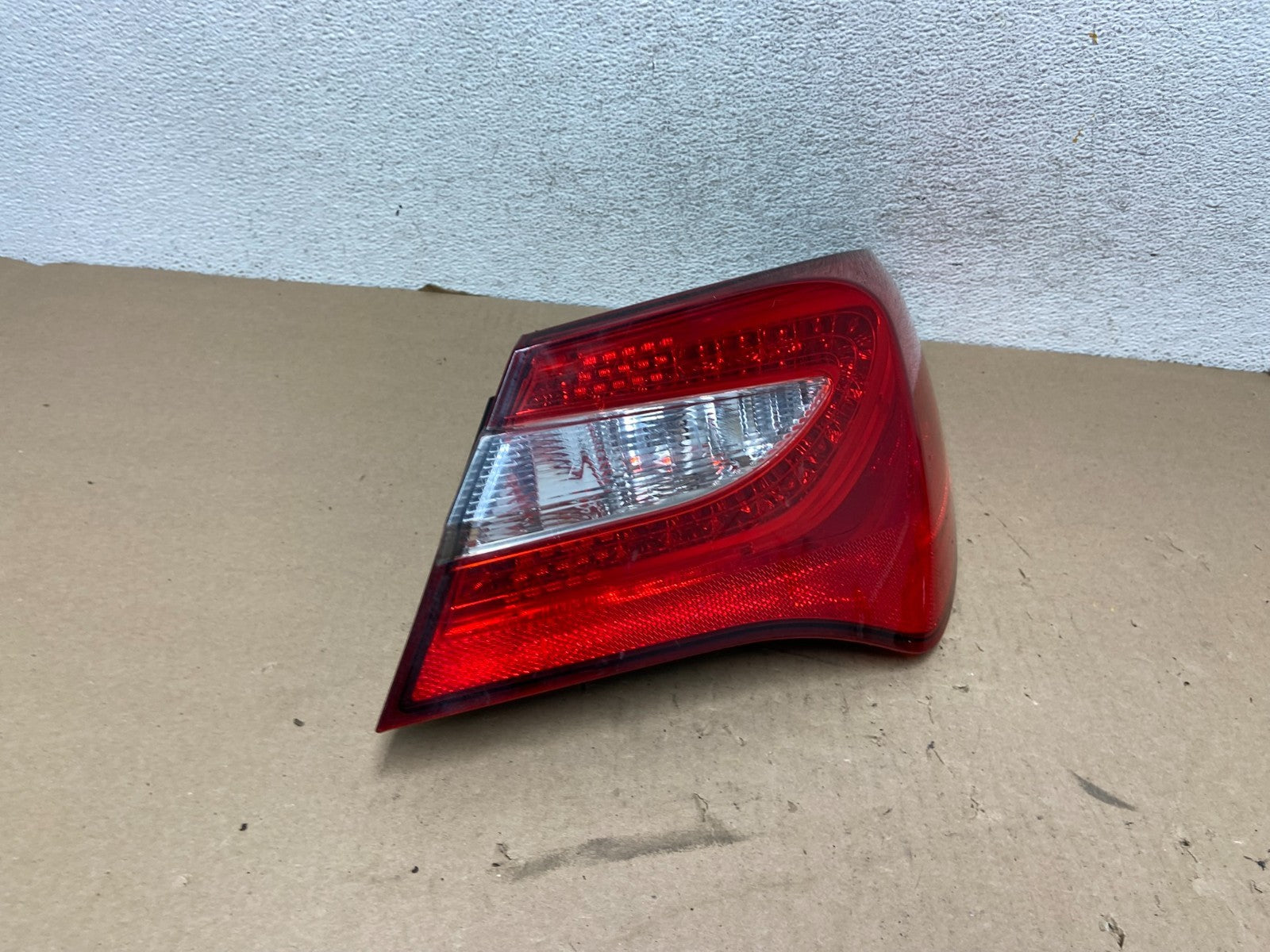 2011-2014 Chrysler 200 Sedan Right Passenger Side RH Tail Light AG34182