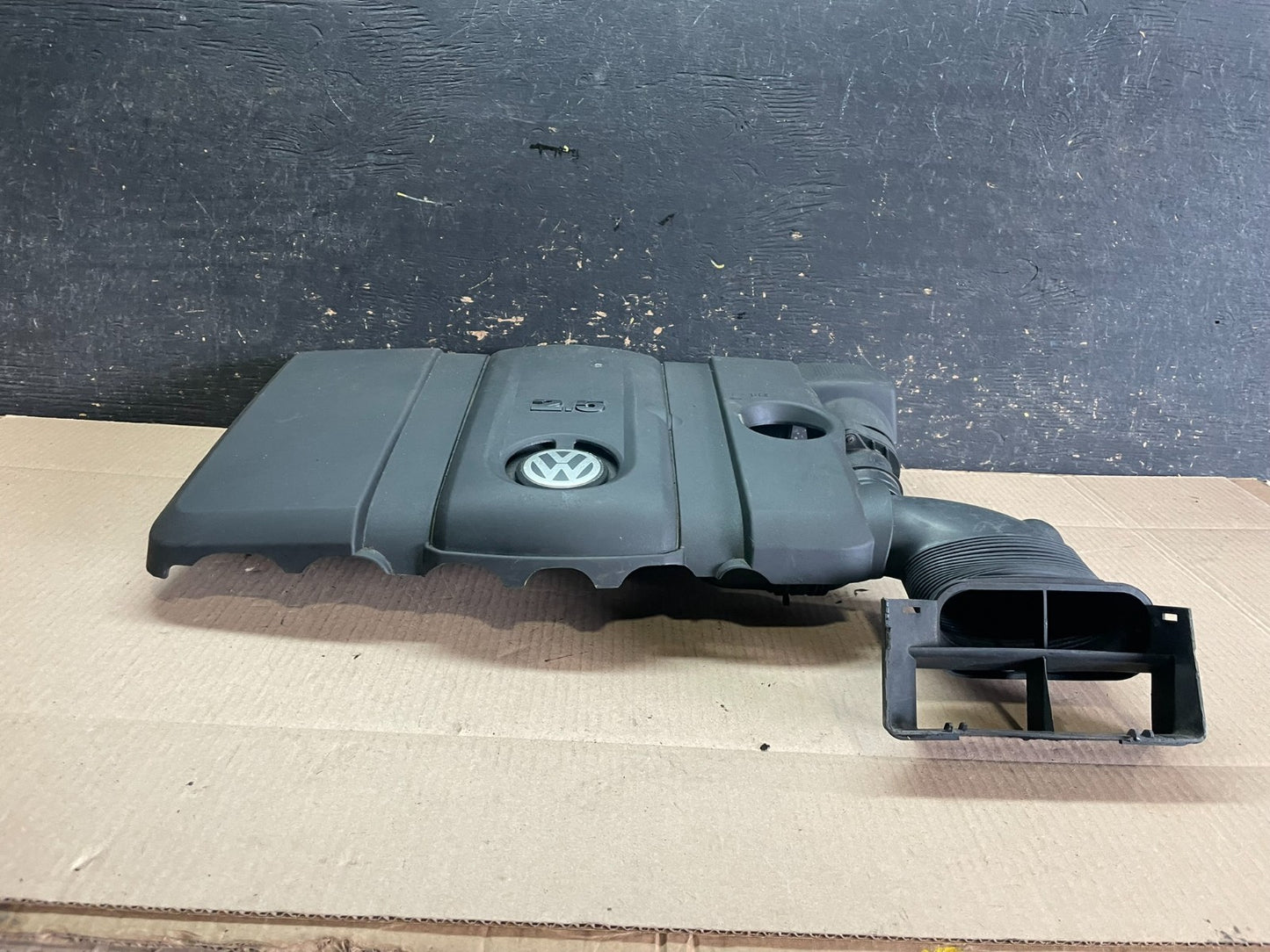 2005- 2008 Volkswagen Jetta Beetle 2.5L Passat Engine Cover 07k129601j Z8339 DG3