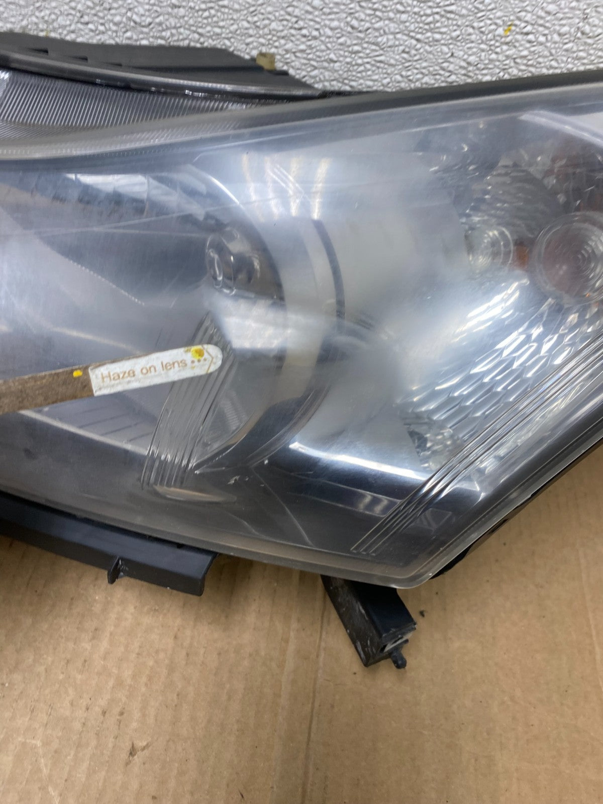 2011 to 2015 Chevrolet Cruze Halogen Left+Right Set Headlights W3819 DW7