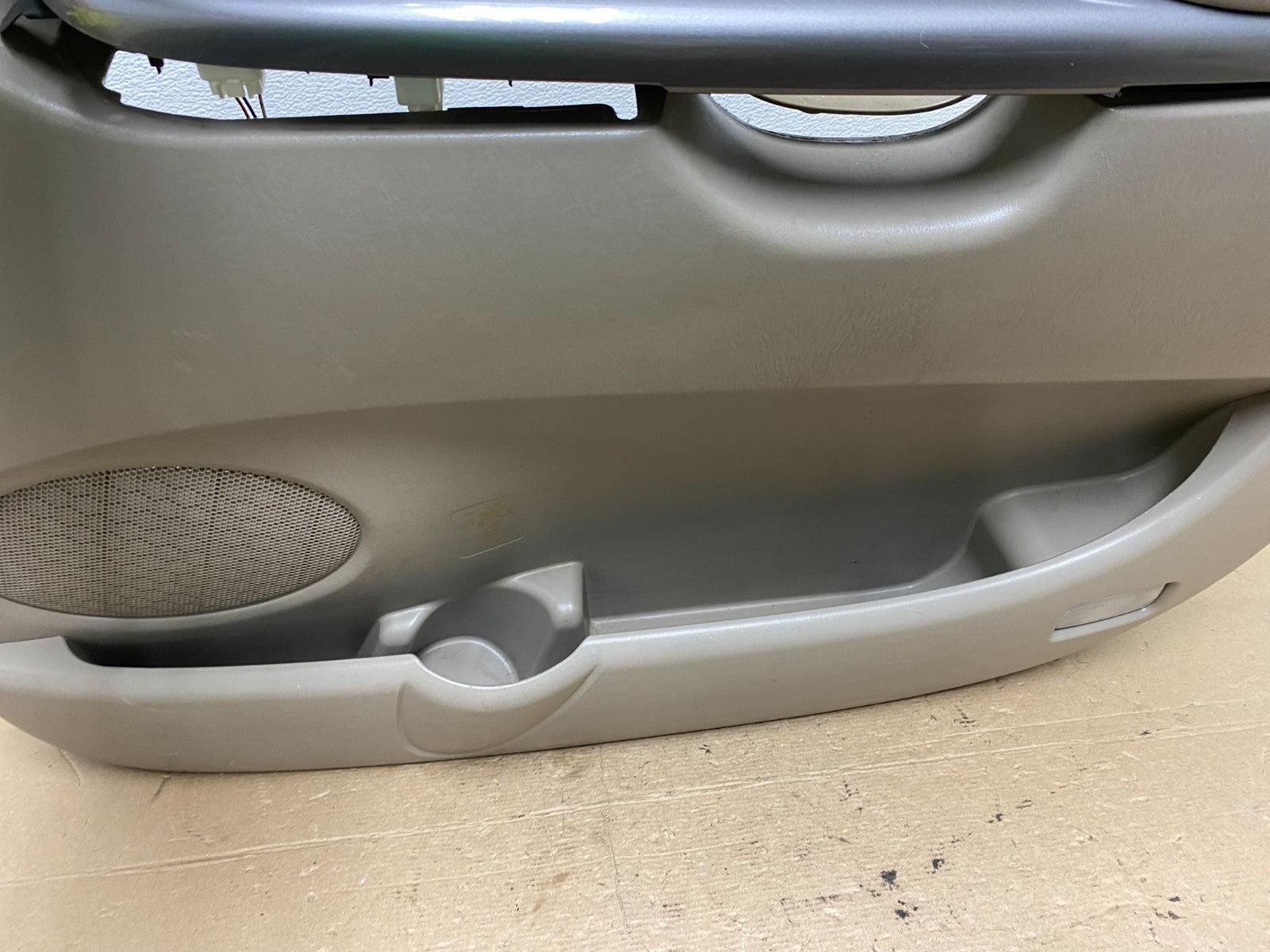 2005 to 2010 Toyota Sienna Right Passenger Side Front Door Trim AF49745