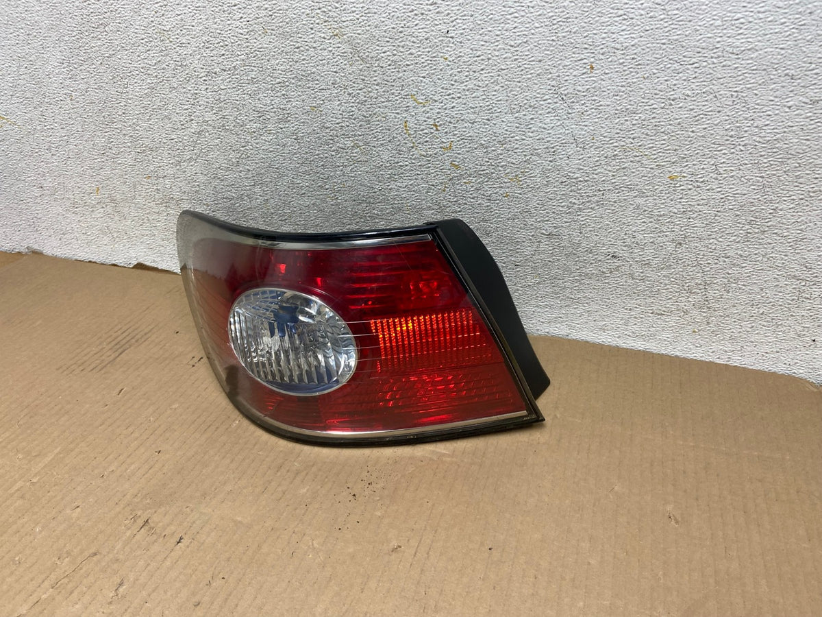 2002 to 2004 Lexus ES300 ES330 Left Driver Side Tail Light AH30142