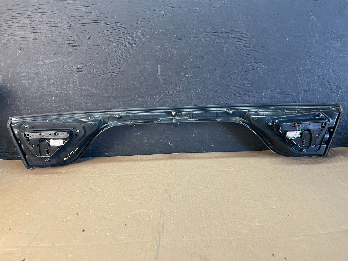 1994 1995 1996 Mitsubishi Galant Center Trunk Rear Tail Light ac9751 DG5