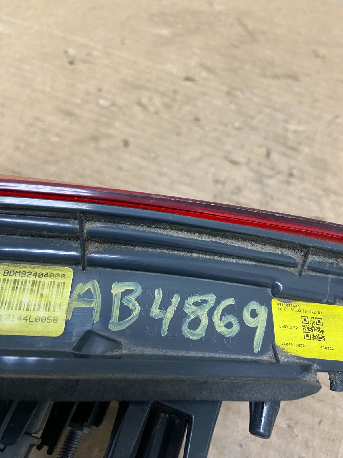 2015 to 2017 Chrysler 200 Sedan Right Passenger  Inner Tail Light AB4869 LK6