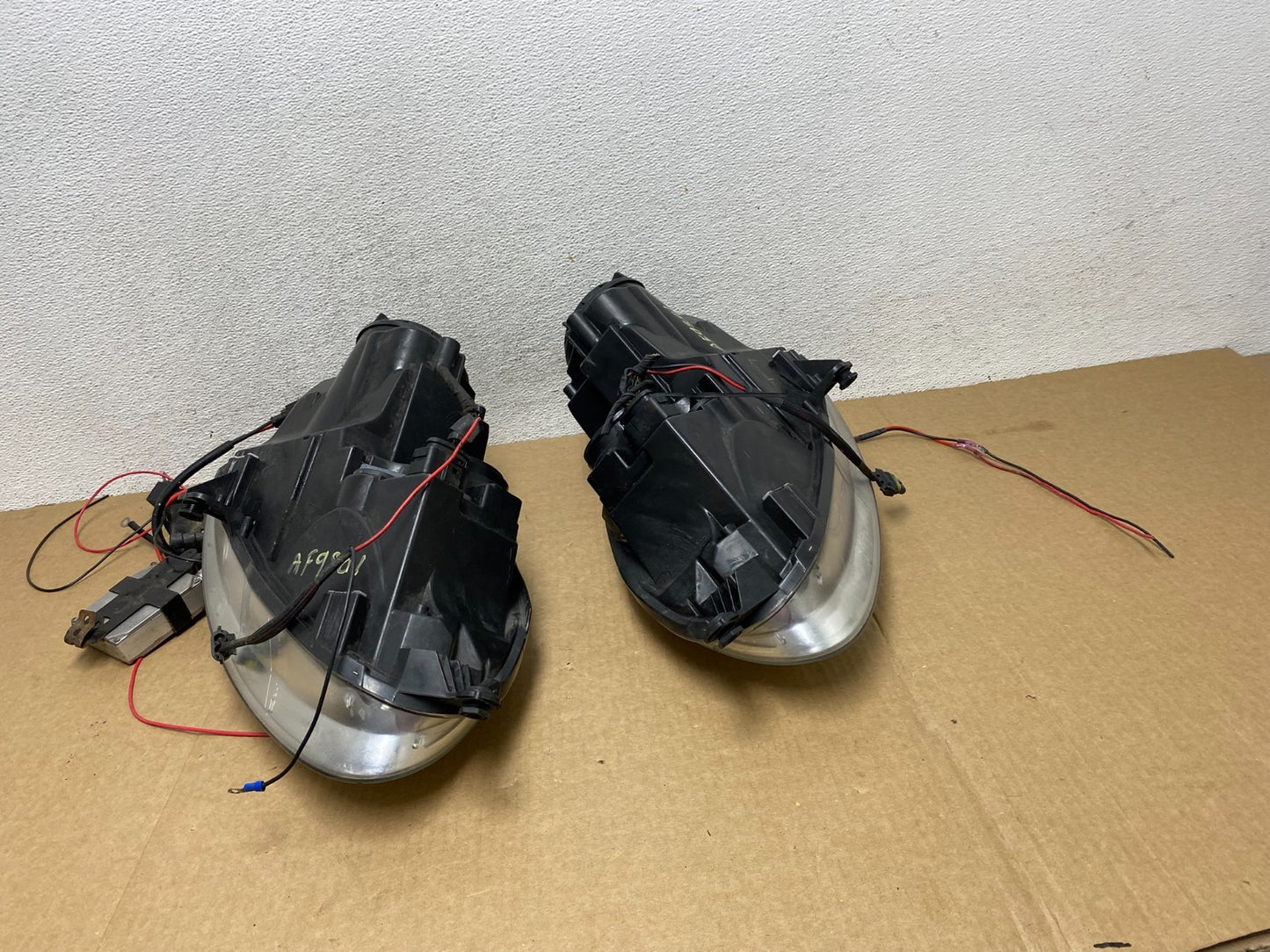 2005 to 2010 Volkswagen Jetta Left+Right Side Headlights Halogen AF9501 DW9