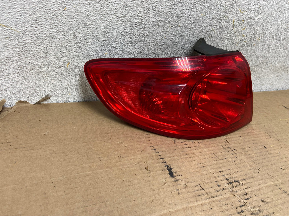 2007 - 2009 Hyundai Santa Fe Left Driver LH Side Tail Light AH4166 LK1