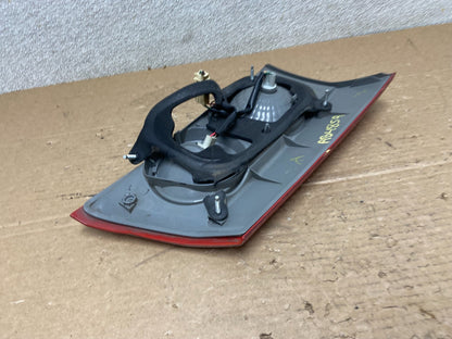 2006 to 2010 Toyota Sienna Right Passenger Side Rh Inner Tail Light AB4859 LK4