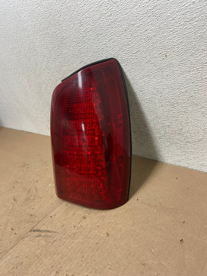 2000 to 2005 Cadillac Deville Right Passenger Rh Side Tail Light AG4808 LK1
