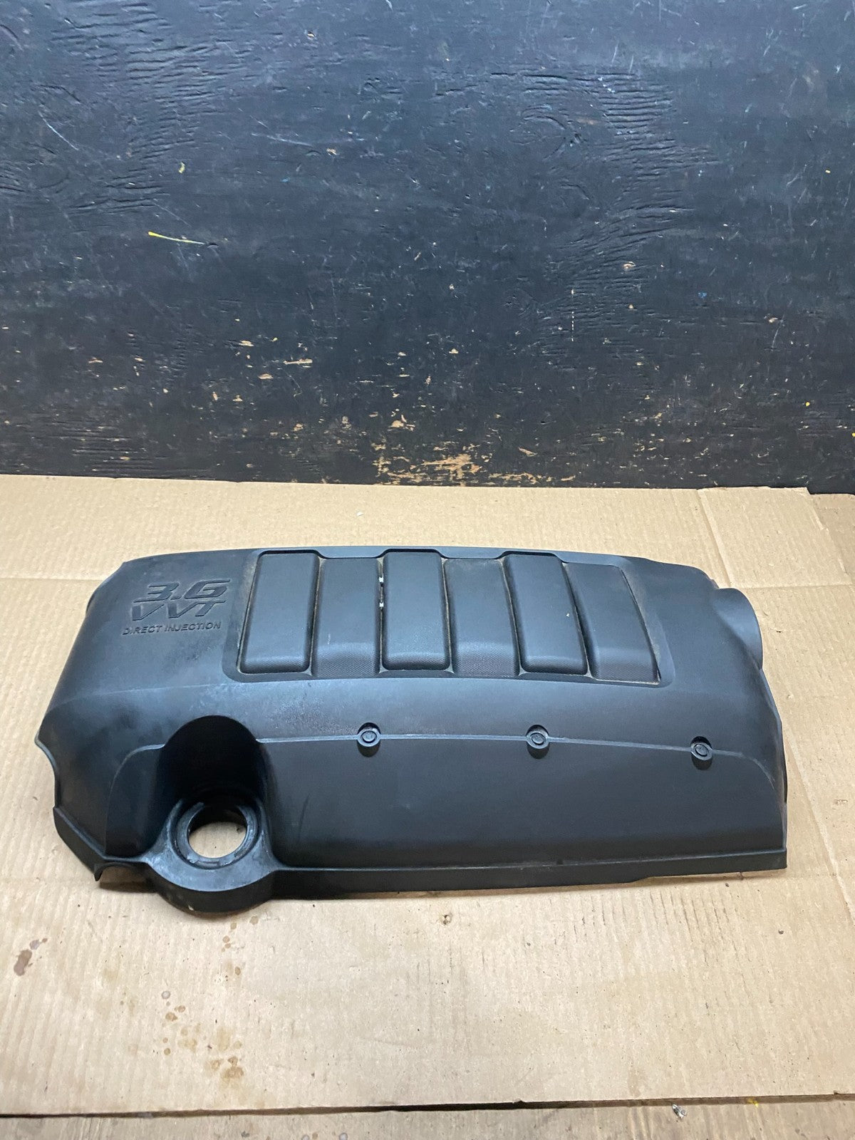 2007 to 2008 GMC Acadia 3.6L VVT Engine Cover Shield OEM T6582 DG0