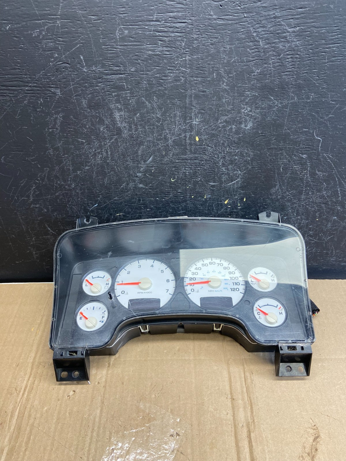 2003 to 2007 Dodge Ram 1500 Instrument Speedometer Gauge Cluster AD7160 DG0