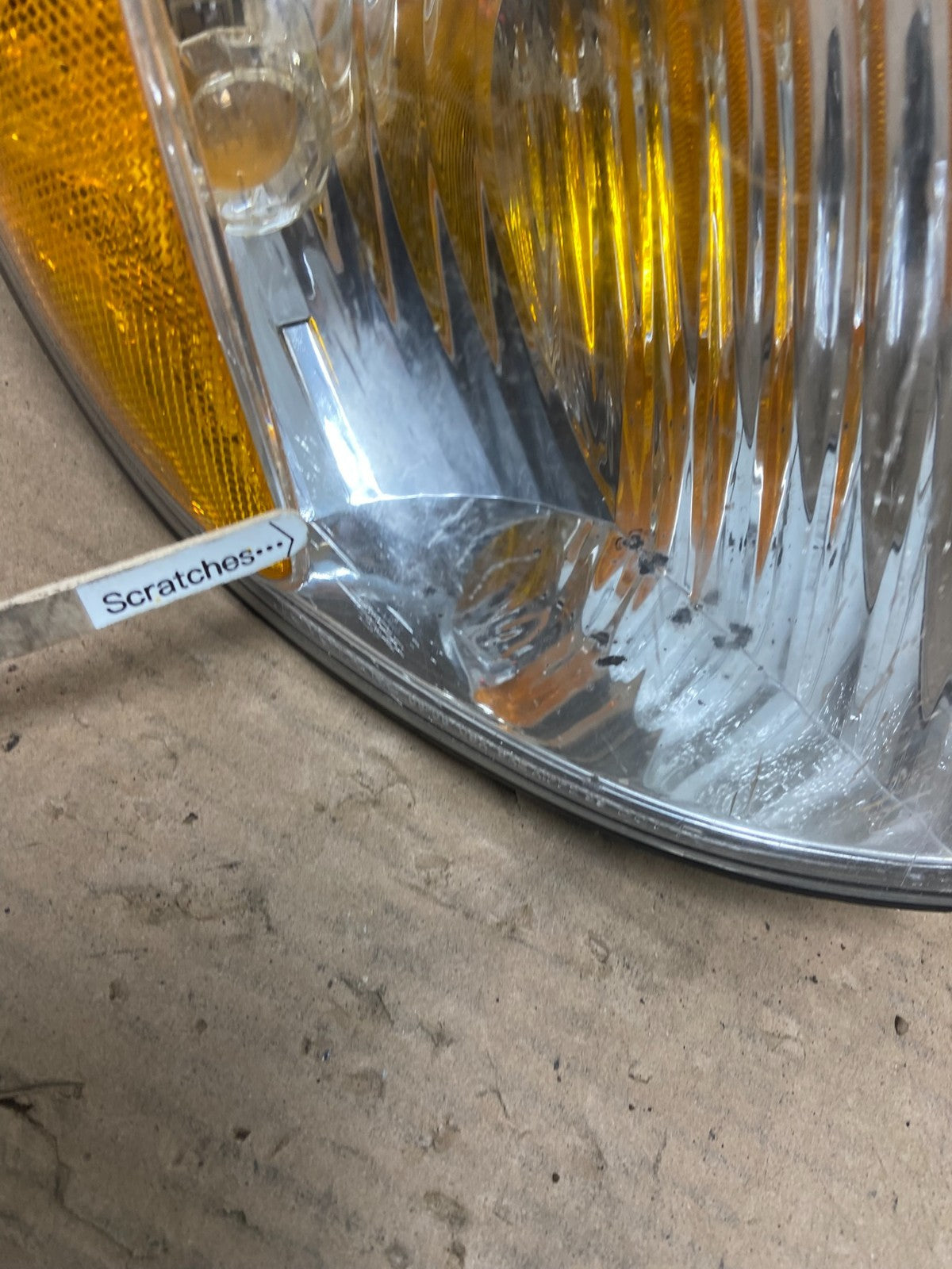 2001 to 2003 Toyota Sienna Turn Signal Right Passenger RH Lamp OEM AB0112 DW3