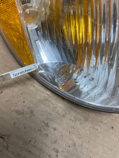 2001 to 2003 Toyota Sienna Turn Signal Right Passenger RH Lamp OEM AB0112 DW3