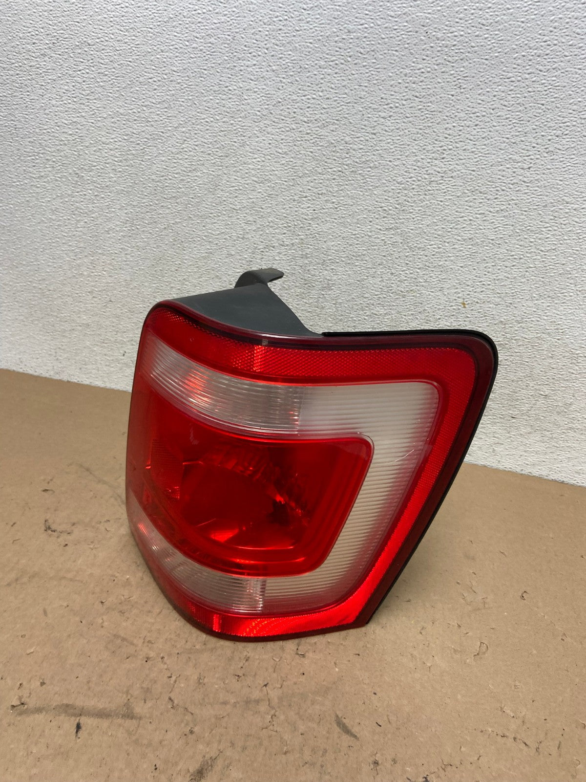 2008 to 2012 Ford Escape Right Passenger RH Side Tail Light AG4272 LK0