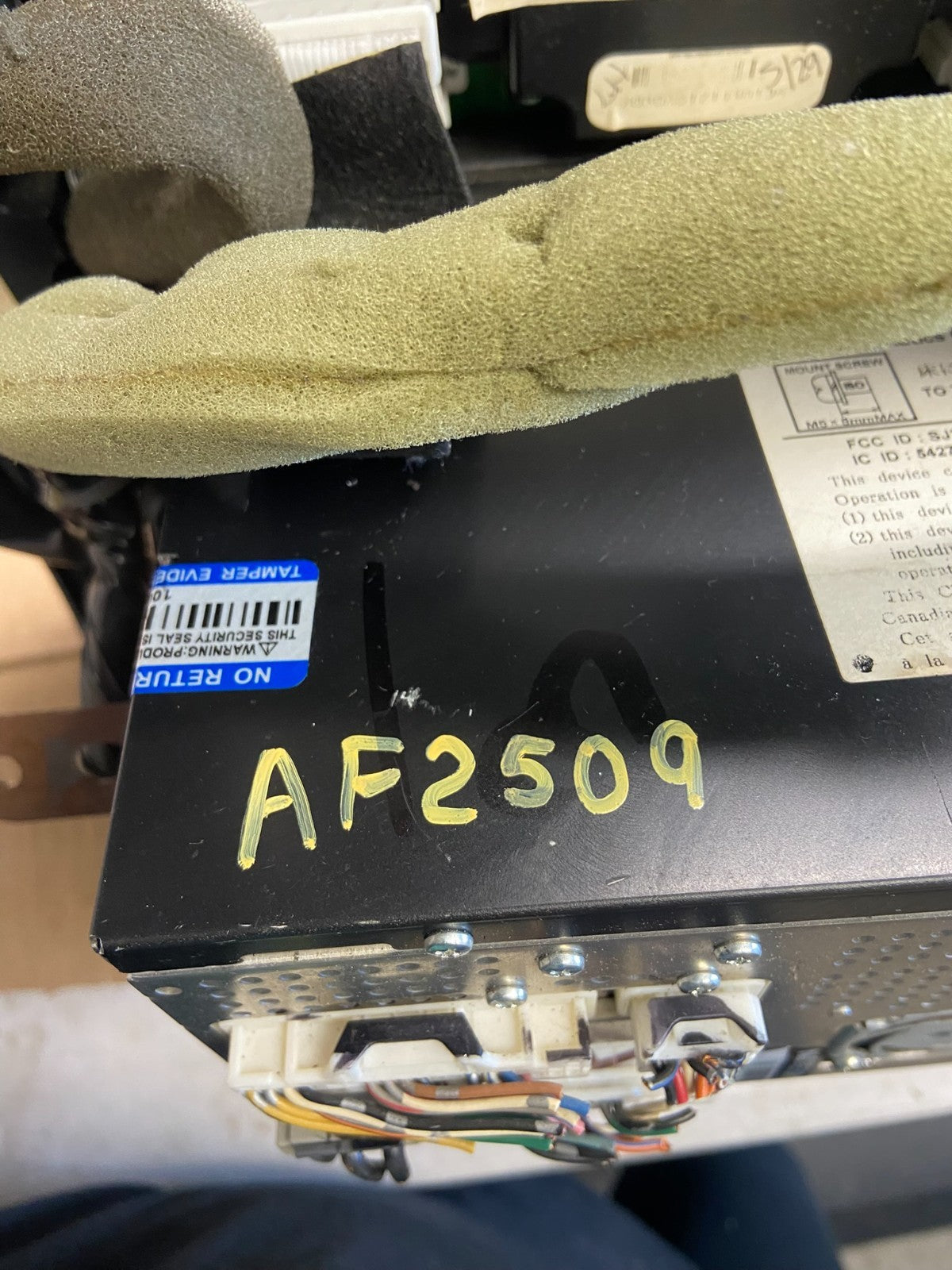 2008 to 2015 Nissan Armada Radio A/C Heat Temperature Climate Control AF2509 DG6