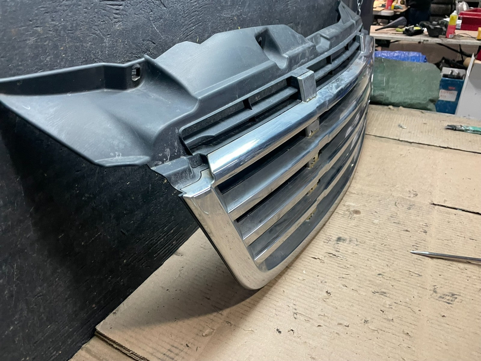 2009 to 2011 Freightliner Sprinter Front Upper Chrome Grill Grille W4652 DG2