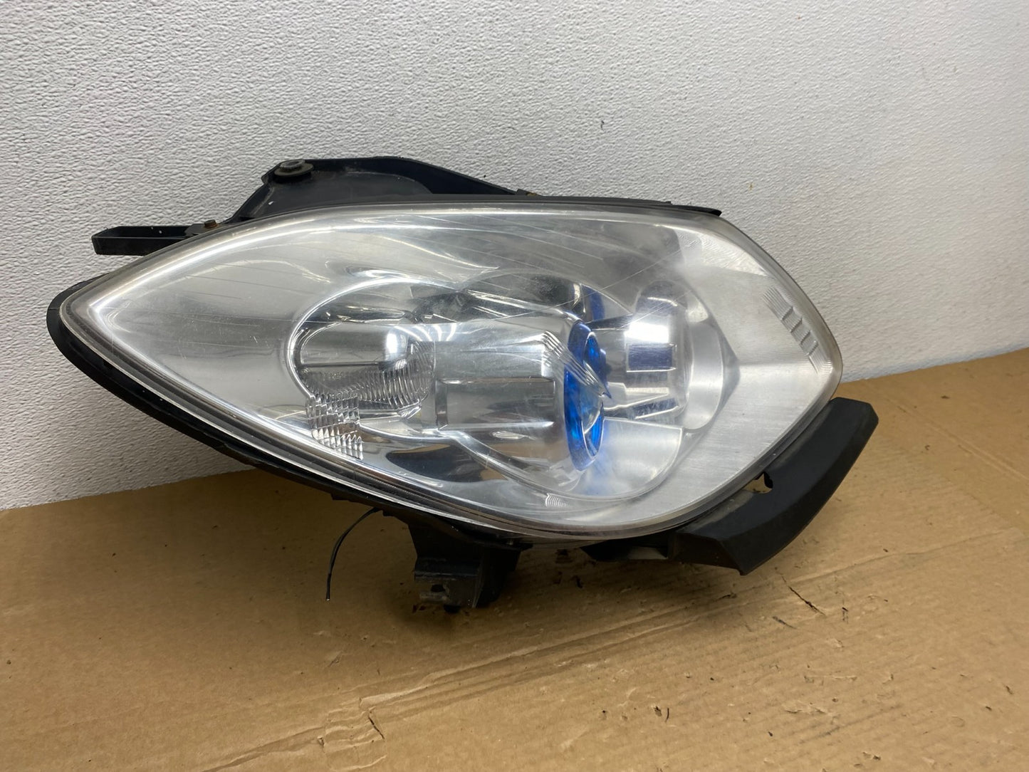 2008-2012 Buick Enclave Right Passenger Headlight Xenon Hid Two Ballast AD39592