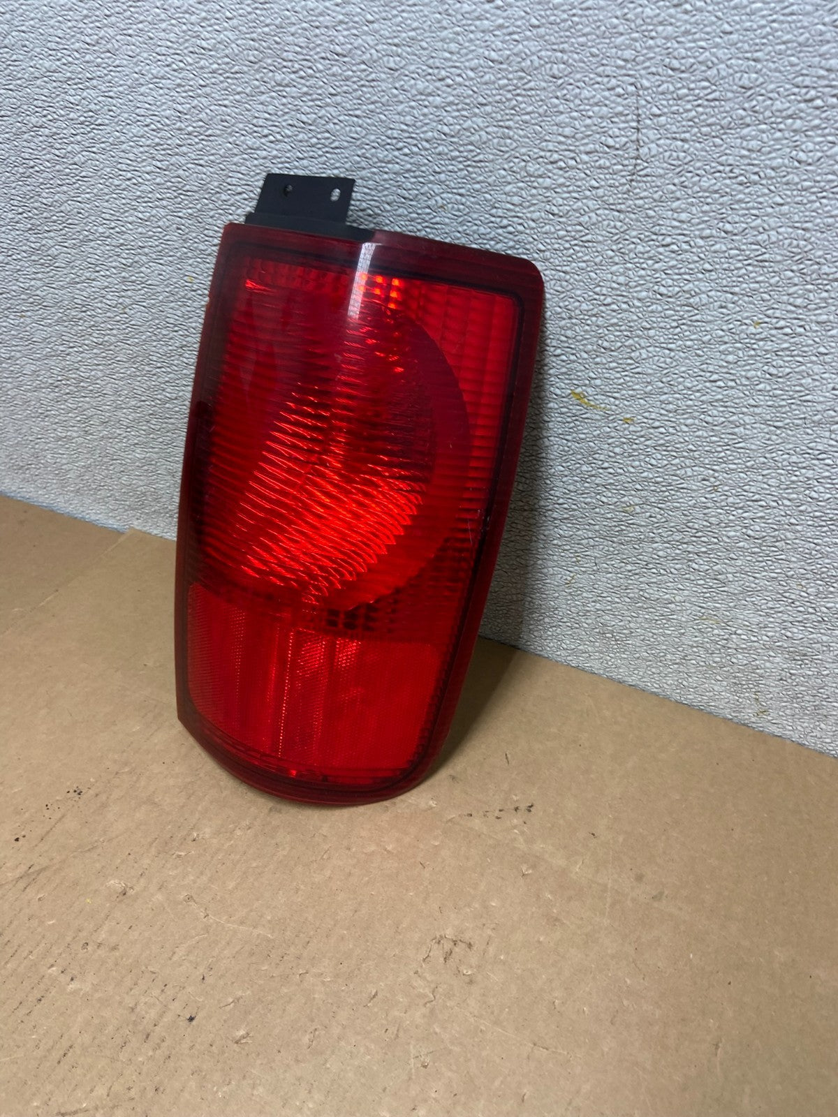 1998 to 2002 Lincoln Navigator Right Passenger RH Side Tail Light Oem Z6735 DW1