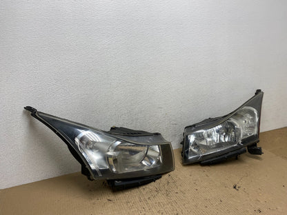 2011 to 2015 Chevrolet Cruze Halogen Left+Right Set Headlights AF7098 DW2