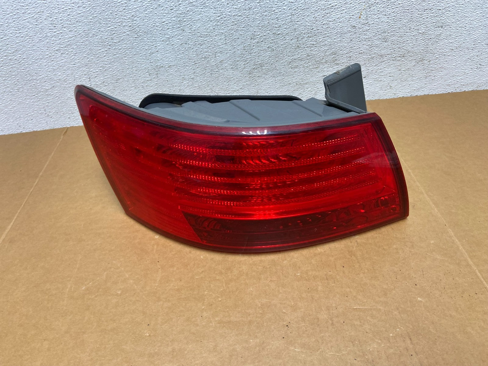 2009 to 2010 Hyundai Sonata Left Driver Lh Side Tail Light AD8915 DW0