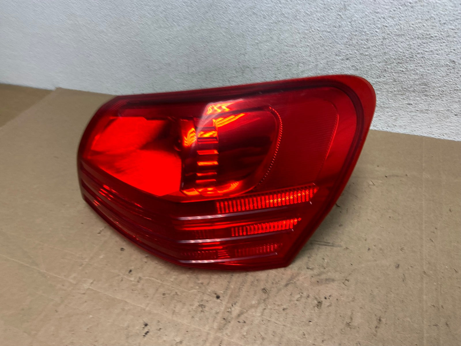 2008 to 2015 Nissan Rogue Right Passenger Rh Side Tail Light AE6170 LK1