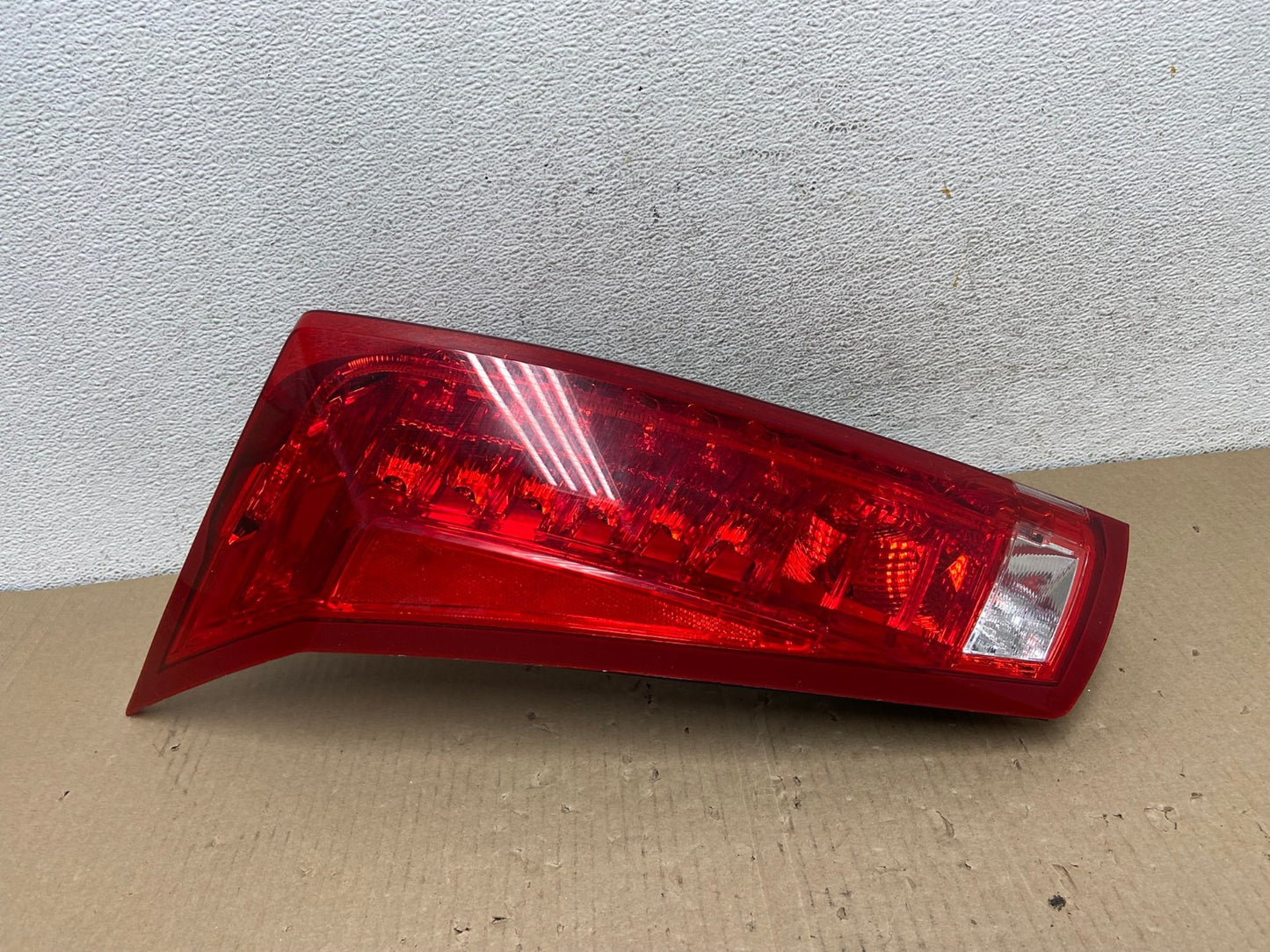 2010 to 2016 Cadillac Srx Left Driver Lh Side Tail Light AE0