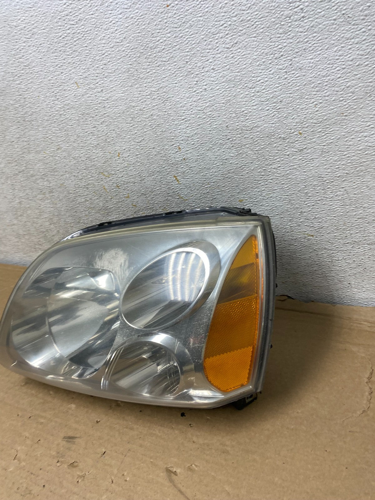 2004 to 2009 Mitsubishi Galant Left Driver LH Headlight Halogen AH8262 DW1