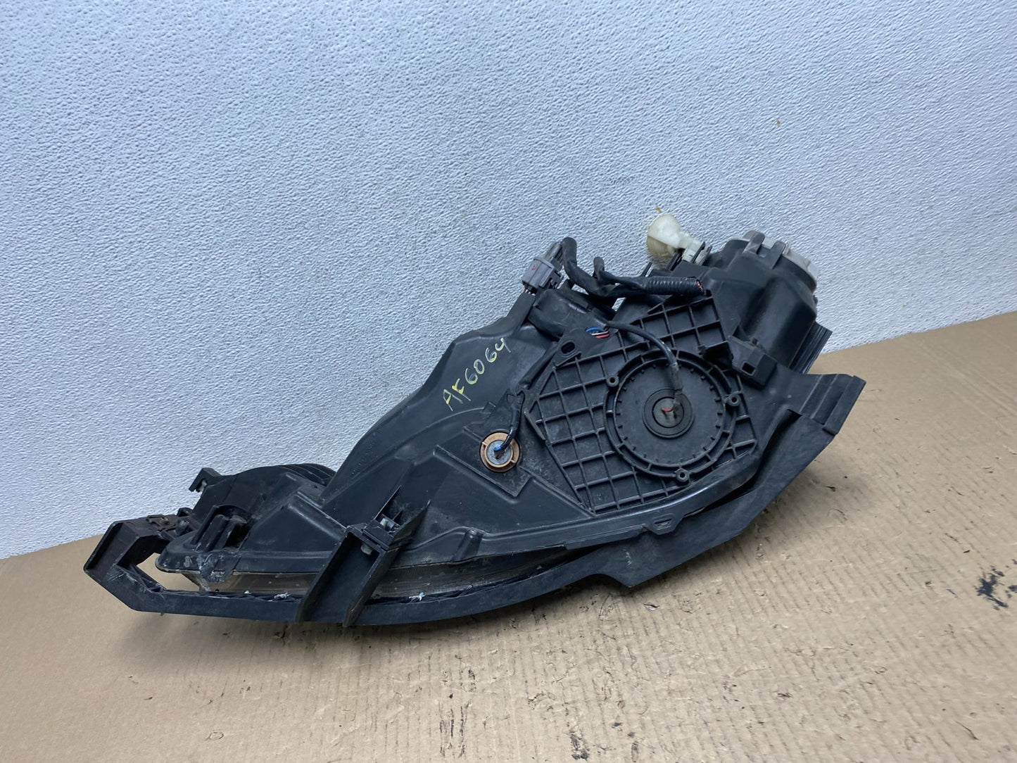 2011 - 2013 Mazda 6 Right Passenger RH Side Halogen Headlight AF6064 DW8