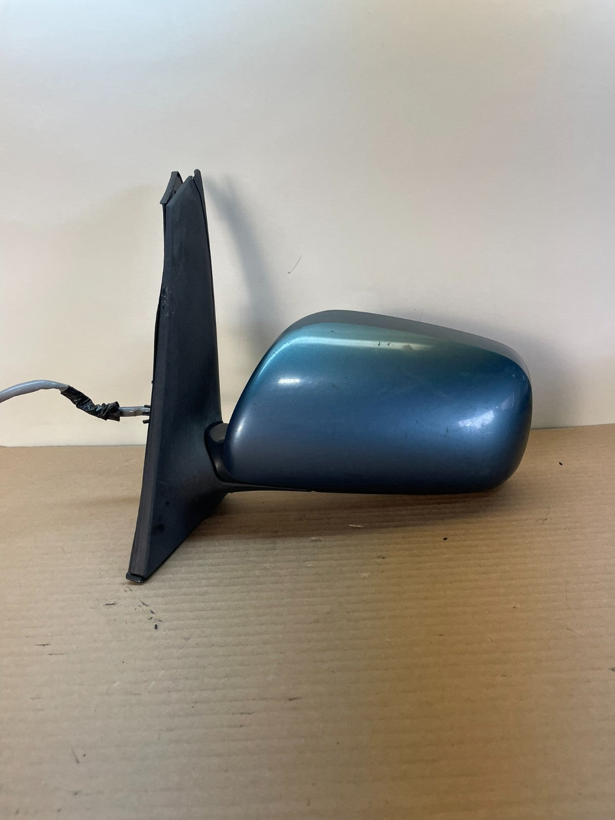 2004 to 2009 Toyota Prius Left Driver Side View Door Mirror AH8651 DG0