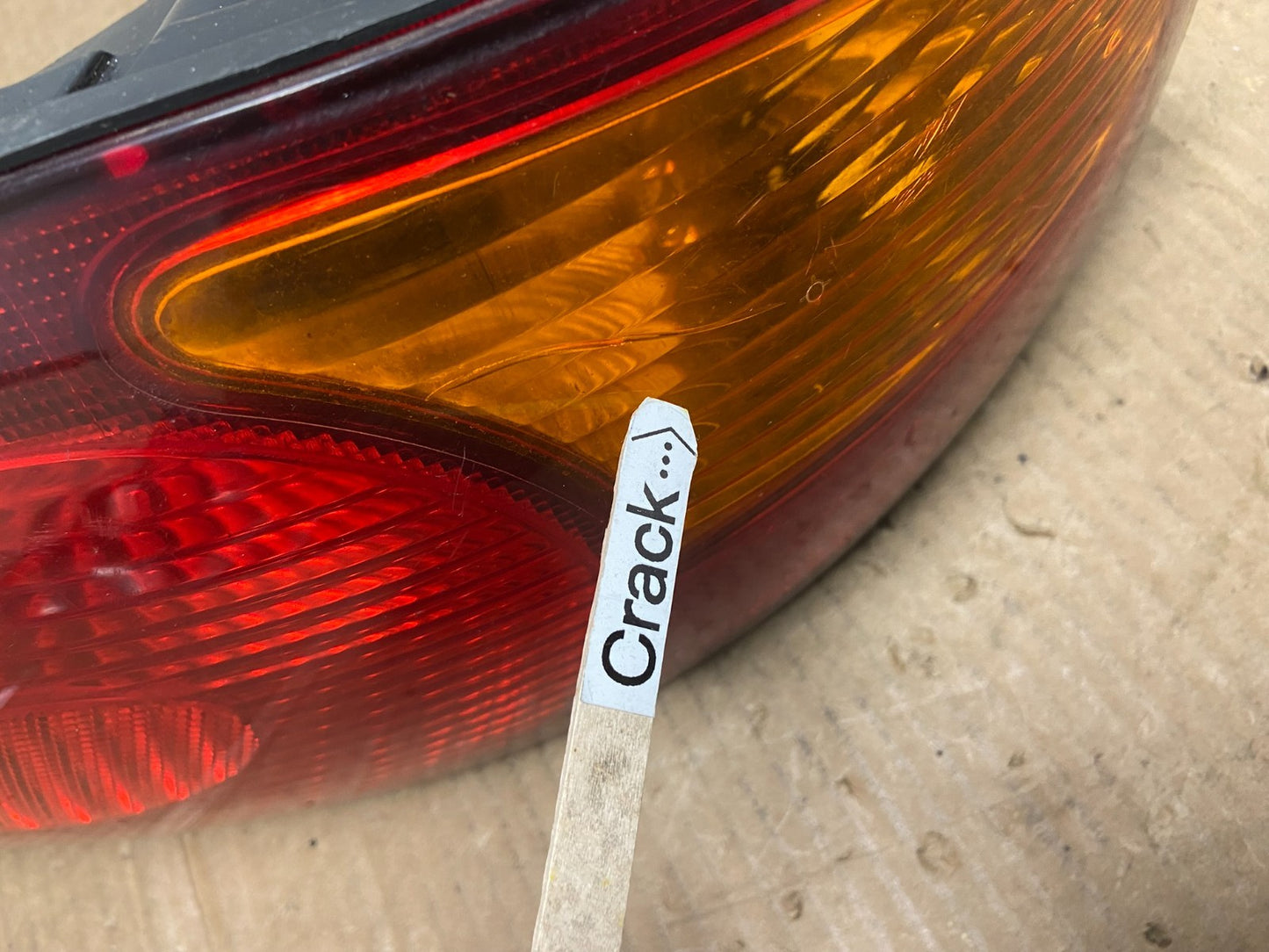 1999 2000 Hyundai Elantra Sedan Right Passenger RH Tail Light OEM AA6538 DW5